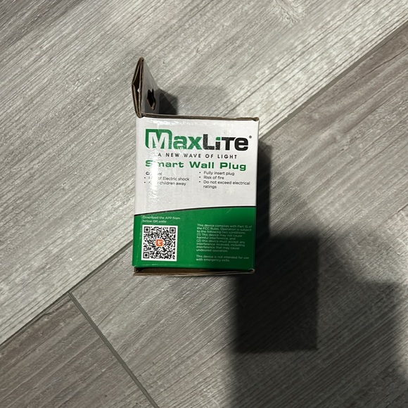 MaxLite Smart Wallplug - Picture 3 of 4